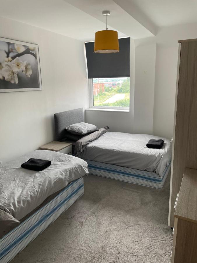 #0611 Two Bedroom Serviced Apartment - Free Parking ダービー エクステリア 写真